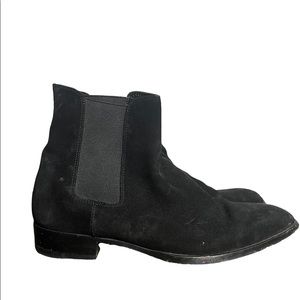 SAINT LAURENT
Black Suede Wyatt Chelsea Boots